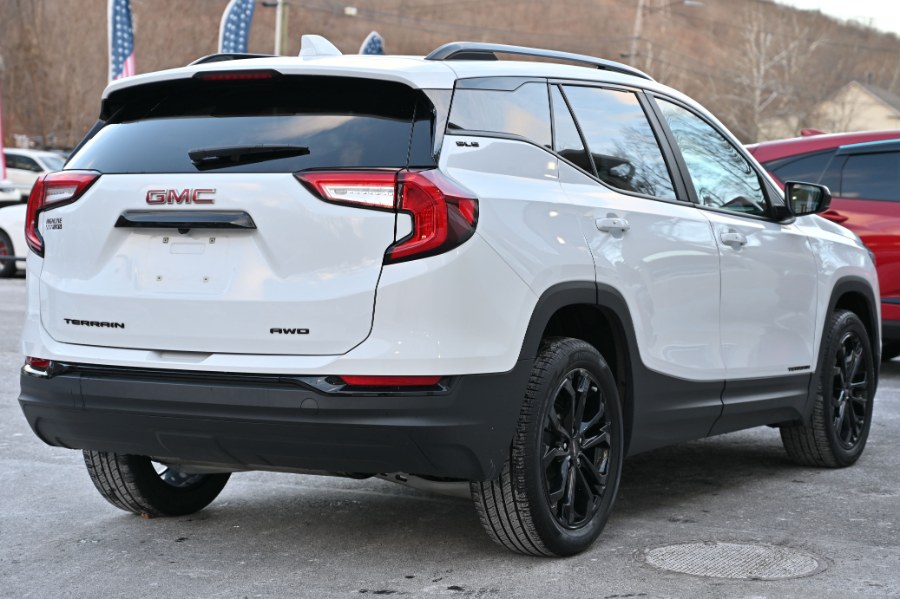 2022 GMC Terrain AWD 4dr SLE photo