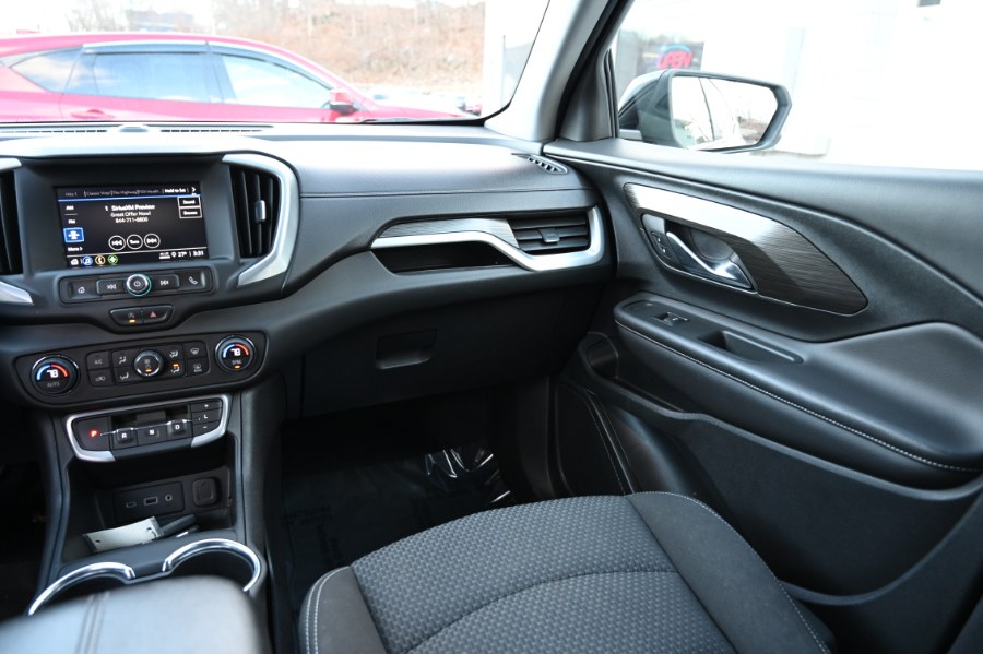 2022 GMC Terrain AWD 4dr SLE photo