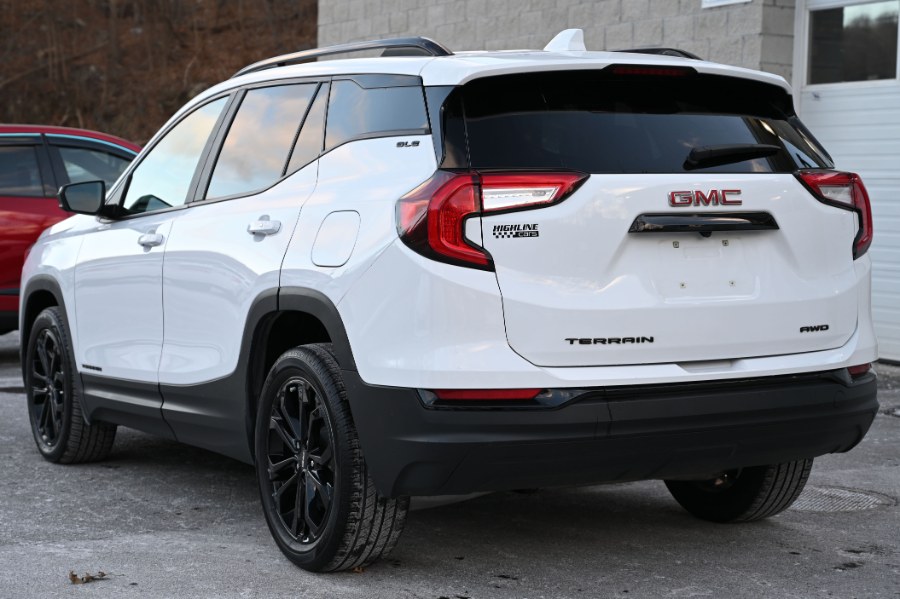2022 GMC Terrain AWD 4dr SLE photo