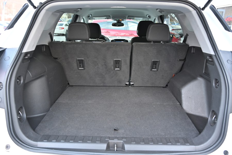 2022 GMC Terrain AWD 4dr SLE photo