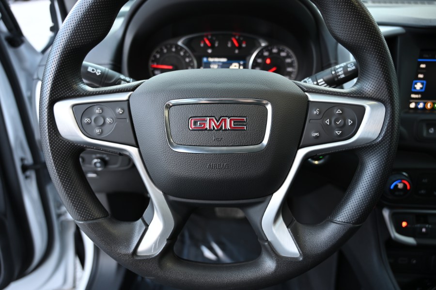 2022 GMC Terrain AWD 4dr SLE photo
