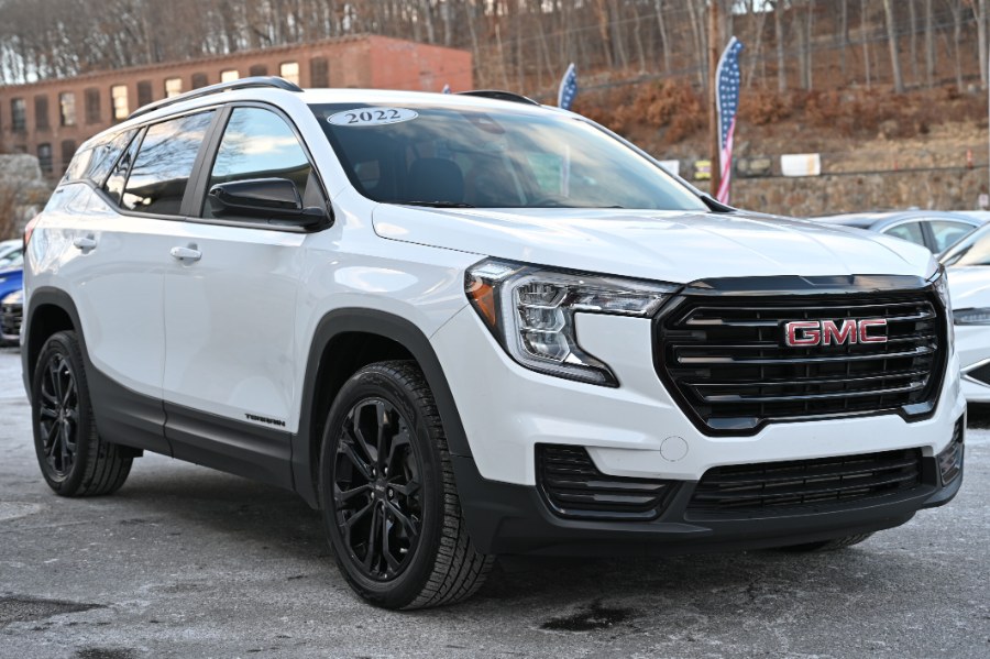 2022 GMC Terrain AWD 4dr SLE photo