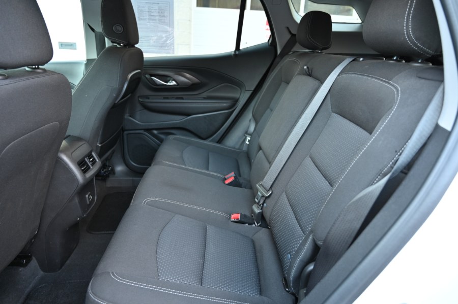 2022 GMC Terrain AWD 4dr SLE photo