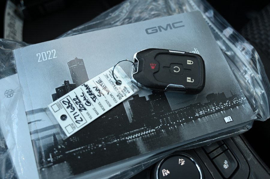 2022 GMC Terrain AWD 4dr SLE photo