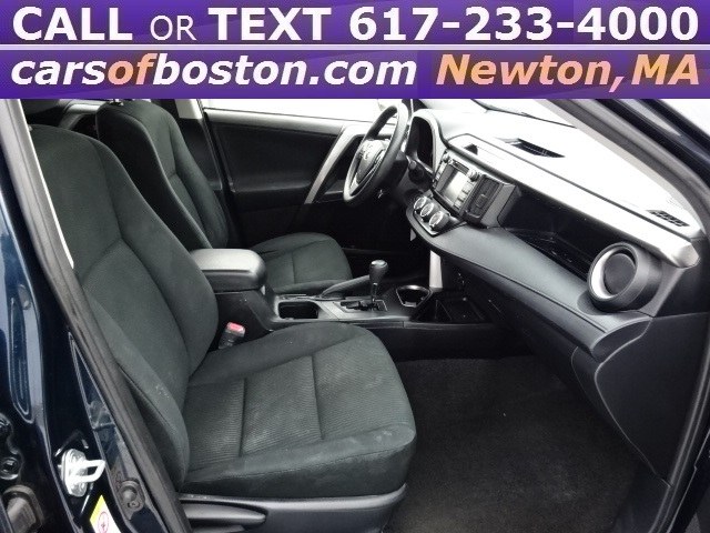 2016 Toyota RAV4 LE AWD photo
