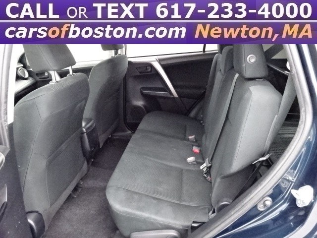 2016 Toyota RAV4 LE AWD photo