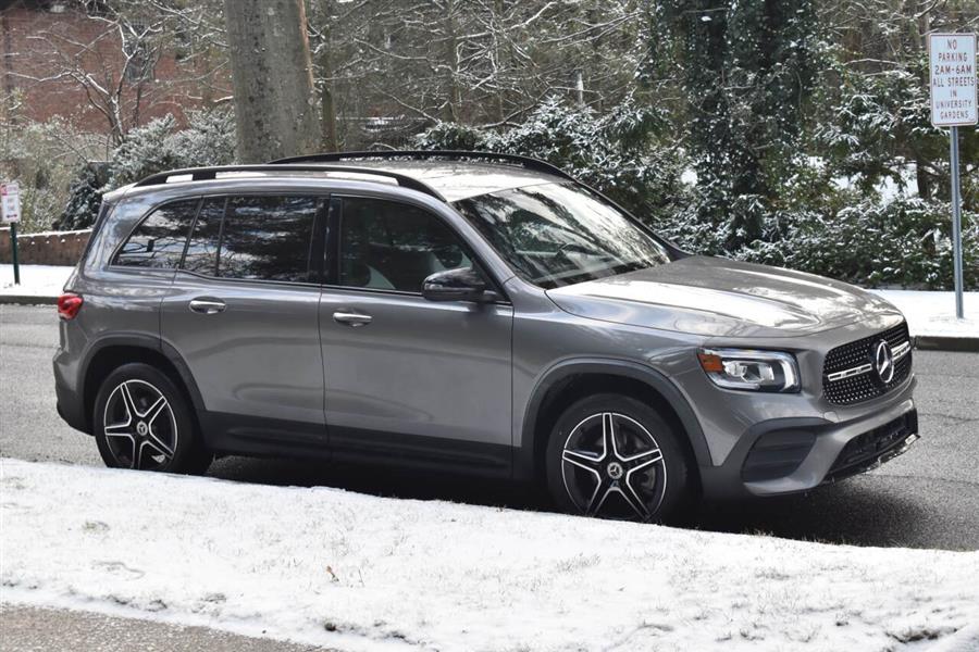 2021 Mercedes-Benz GLB GLB 250 4dr SUV photo