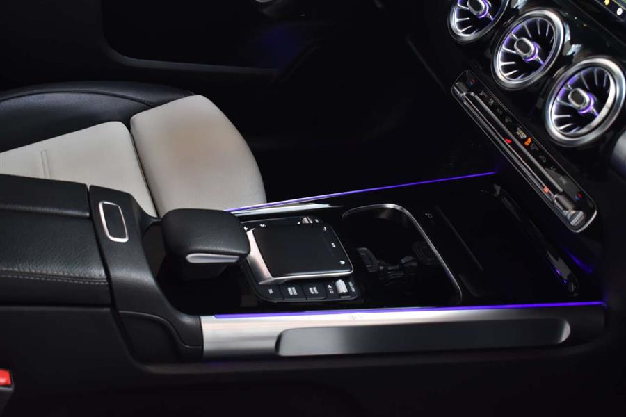2021 Mercedes-Benz GLB GLB 250 4dr SUV photo