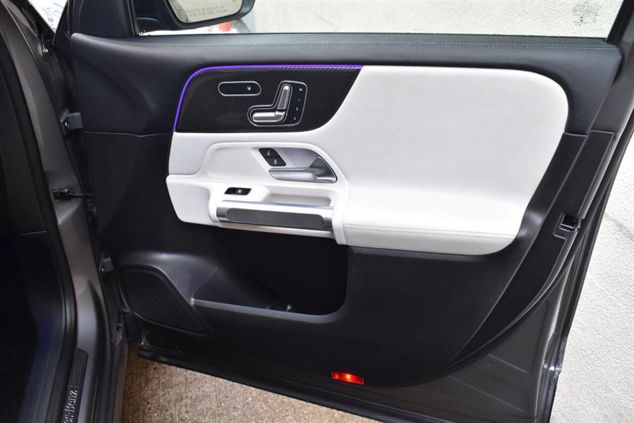 2021 Mercedes-Benz GLB GLB 250 4dr SUV photo