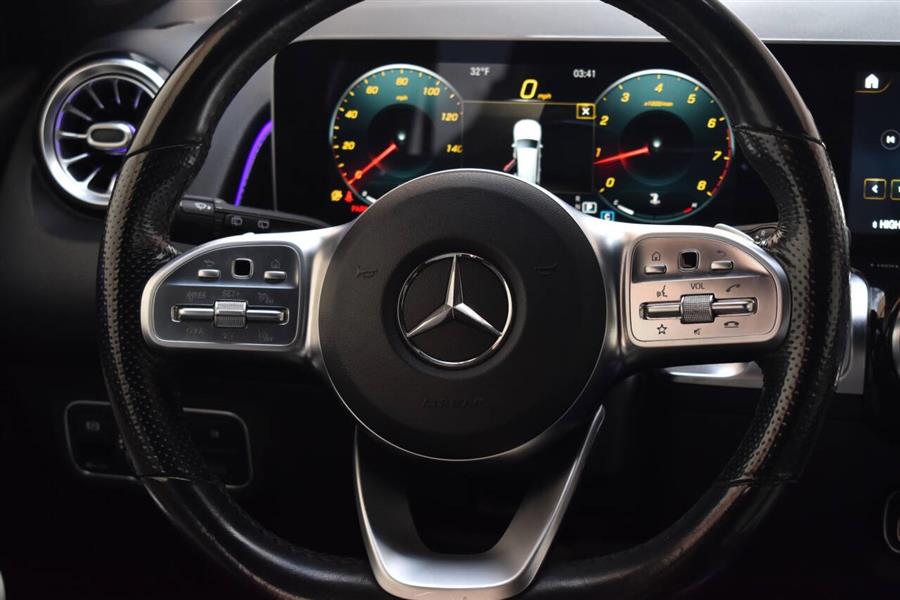 2021 Mercedes-Benz GLB GLB 250 4dr SUV photo