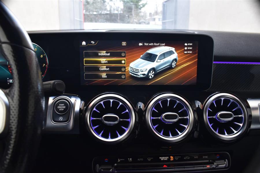 2021 Mercedes-Benz GLB GLB 250 4dr SUV photo