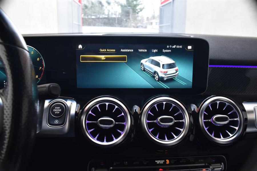 2021 Mercedes-Benz GLB GLB 250 4dr SUV photo