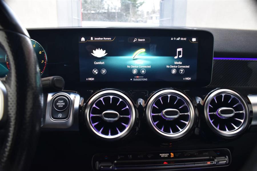 2021 Mercedes-Benz GLB GLB 250 4dr SUV photo