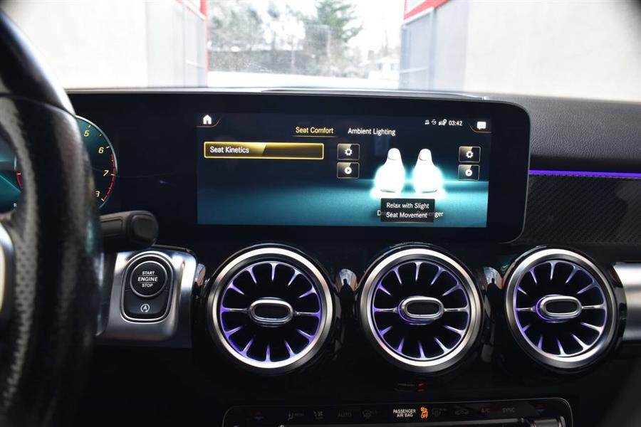 2021 Mercedes-Benz GLB GLB 250 4dr SUV photo