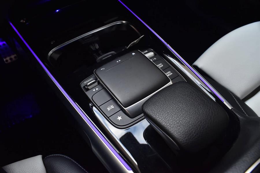 2021 Mercedes-Benz GLB GLB 250 4dr SUV photo