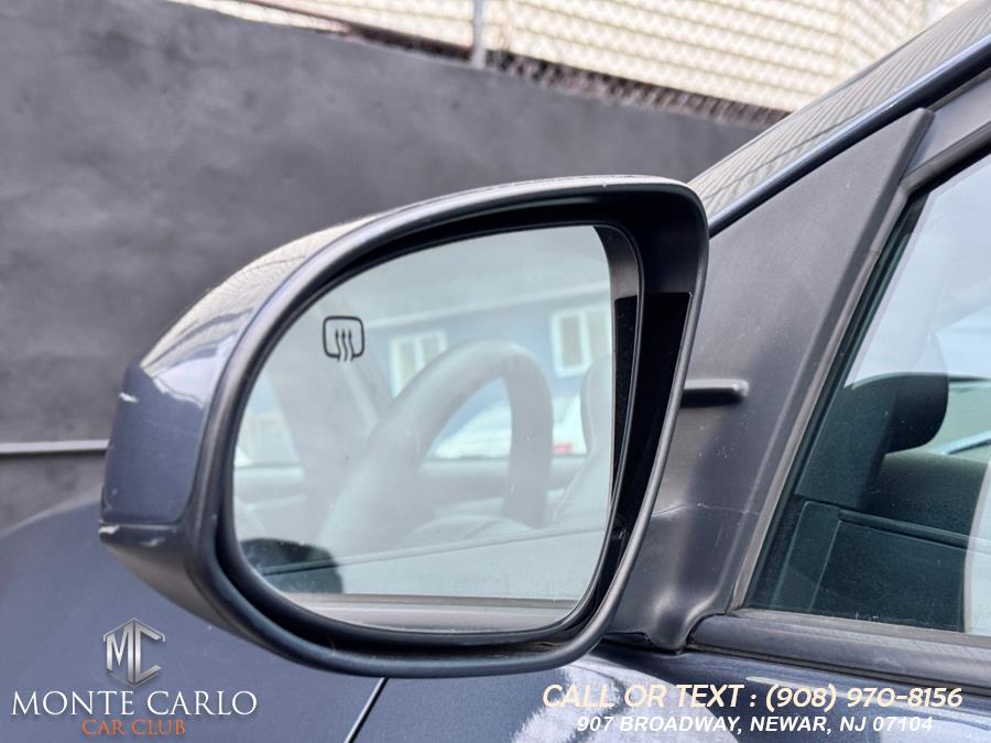 2016 Toyota Corolla 4dr Sdn Auto L (Natl) photo
