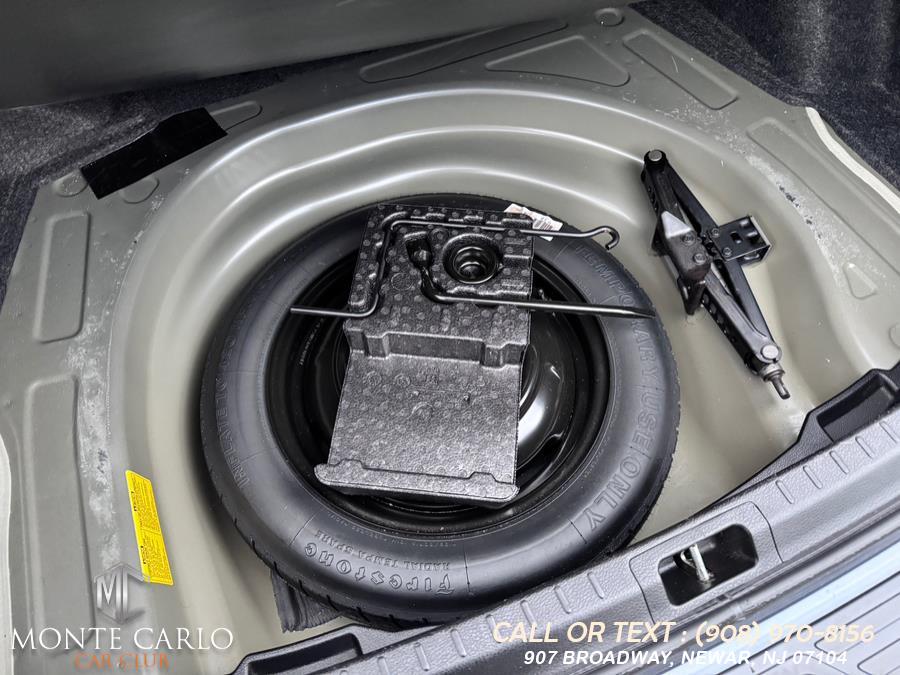 2016 Toyota Corolla 4dr Sdn Auto L (Natl) photo