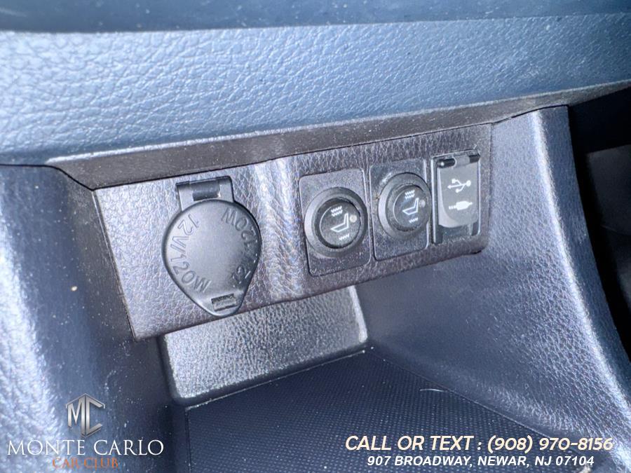 2016 Toyota Corolla 4dr Sdn Auto L (Natl) photo