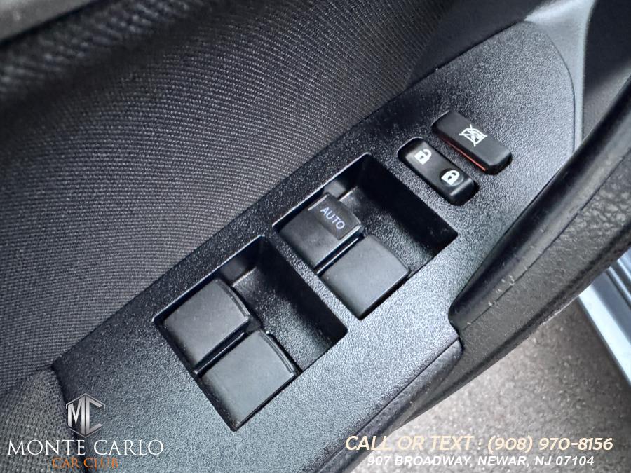 2016 Toyota Corolla 4dr Sdn Auto L (Natl) photo