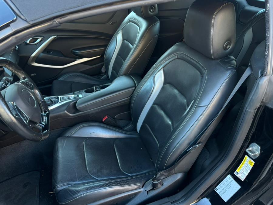 2017 Chevrolet Camaro 2dr Conv 2LT photo