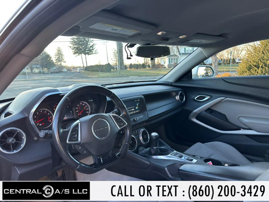 2016 Chevrolet Camaro 2dr Cpe 1LT photo