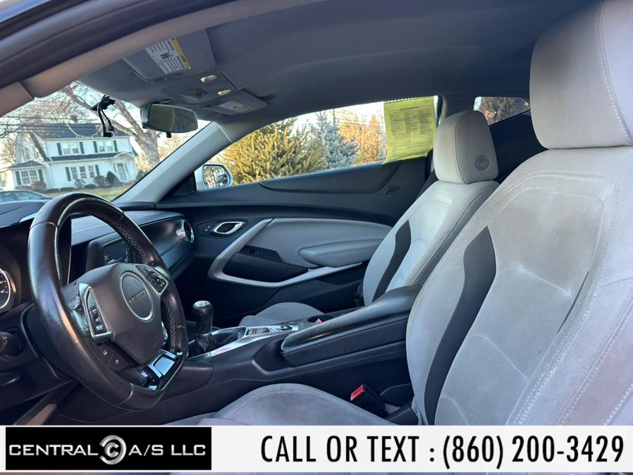 2016 Chevrolet Camaro 2dr Cpe 1LT photo