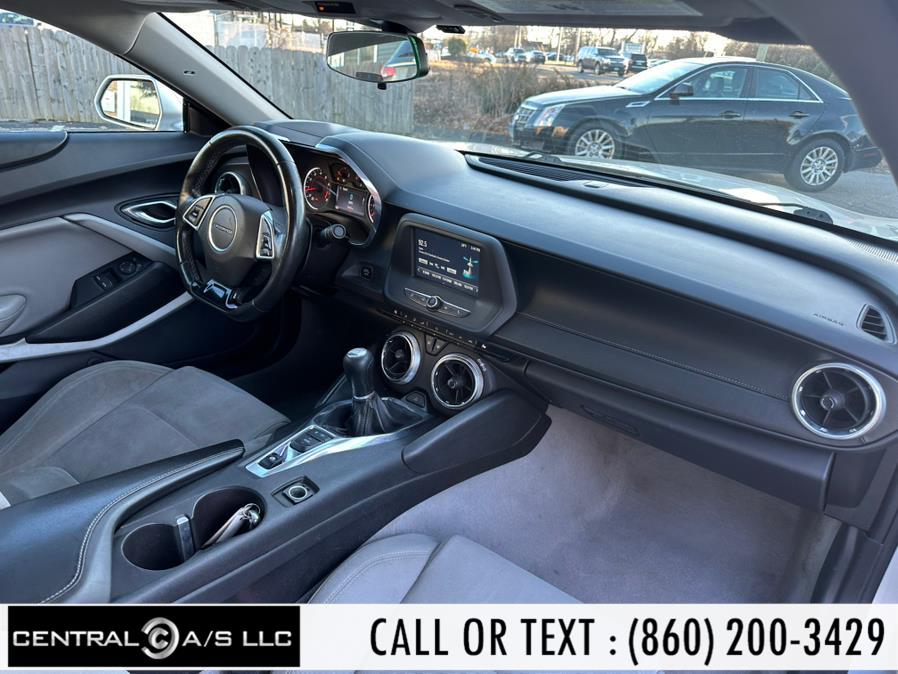 2016 Chevrolet Camaro 2dr Cpe 1LT photo