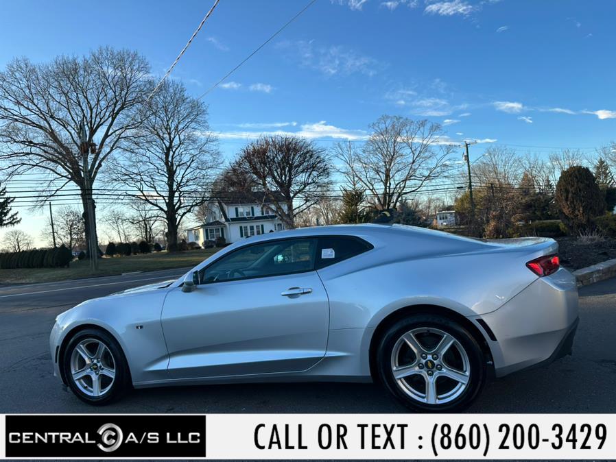 2016 Chevrolet Camaro 2dr Cpe 1LT photo