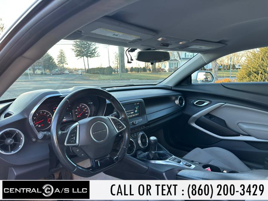 2016 Chevrolet Camaro 2dr Cpe 1LT photo