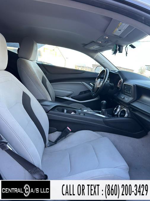 2016 Chevrolet Camaro 2dr Cpe 1LT photo