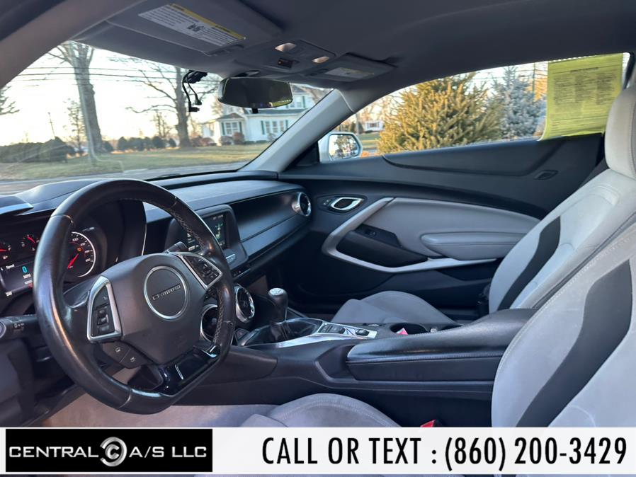 2016 Chevrolet Camaro 2dr Cpe 1LT photo