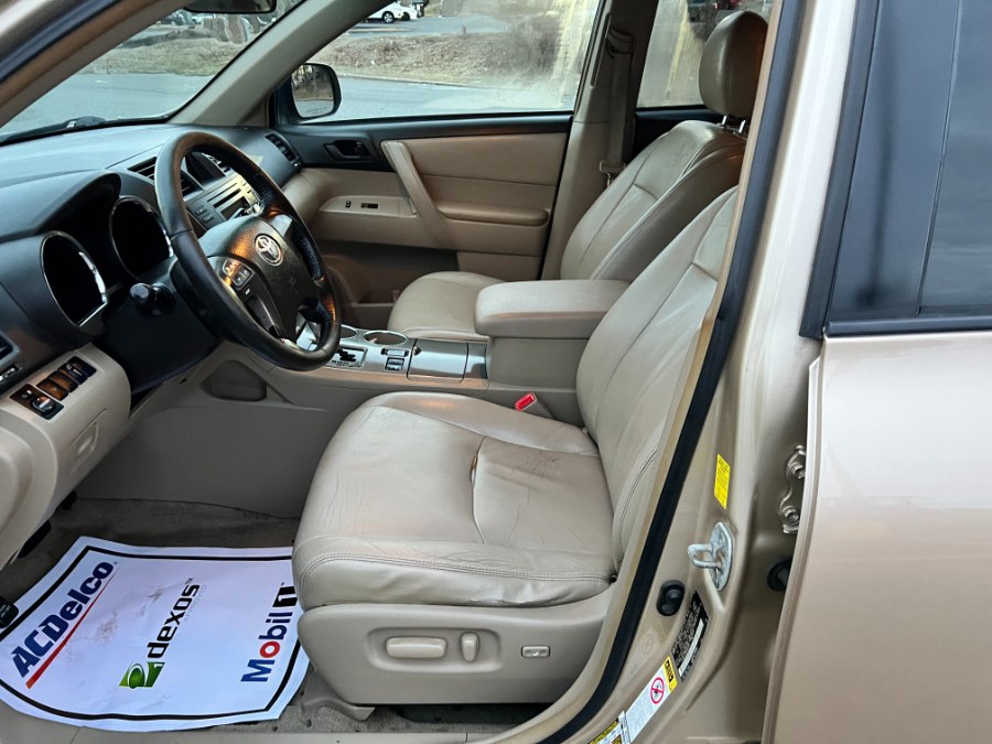 2010 Toyota Highlander photo