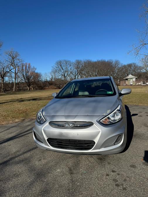 2016 Hyundai Accent 4dr Sdn Auto SE photo