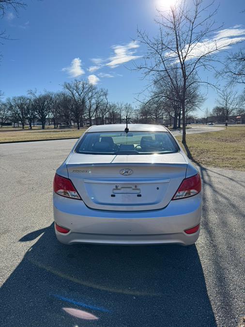 2016 Hyundai Accent 4dr Sdn Auto SE photo