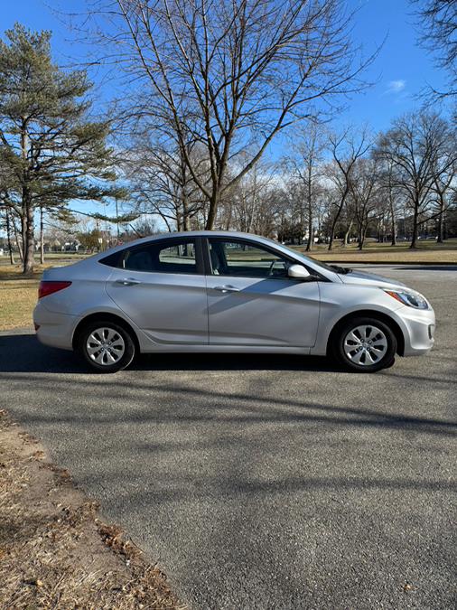 2016 Hyundai Accent 4dr Sdn Auto SE photo