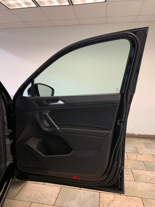 2020 Volkswagen Tiguan 2.0T SE R-Line Black 4MOTION photo