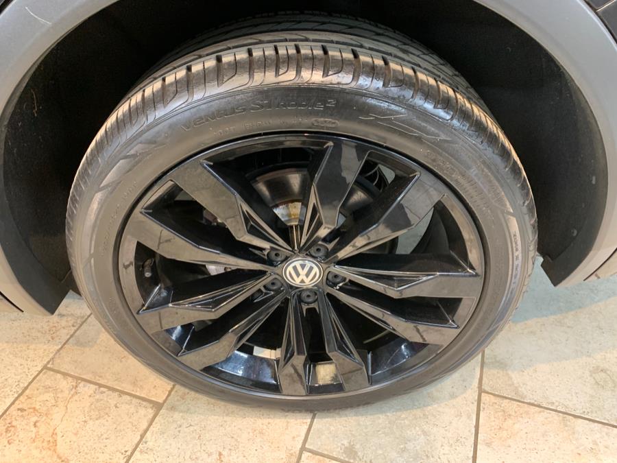 2020 Volkswagen Tiguan 2.0T SE R-Line Black 4MOTION photo