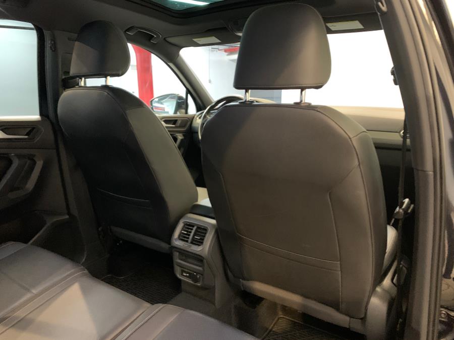 2020 Volkswagen Tiguan 2.0T SE R-Line Black 4MOTION photo