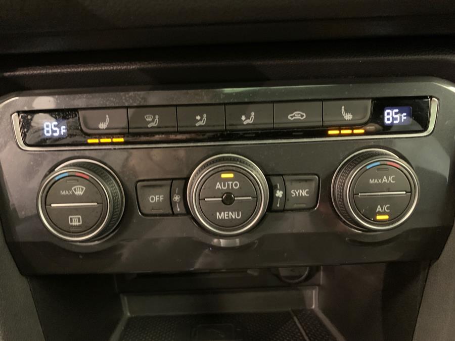 2020 Volkswagen Tiguan 2.0T SE R-Line Black 4MOTION photo
