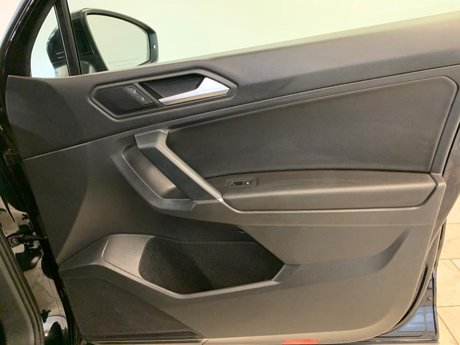 2020 Volkswagen Tiguan 2.0T SE R-Line Black 4MOTION photo