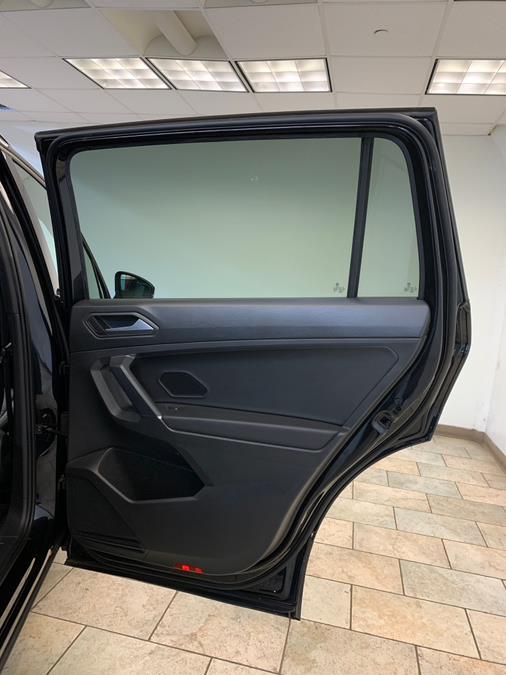 2020 Volkswagen Tiguan 2.0T SE R-Line Black 4MOTION photo