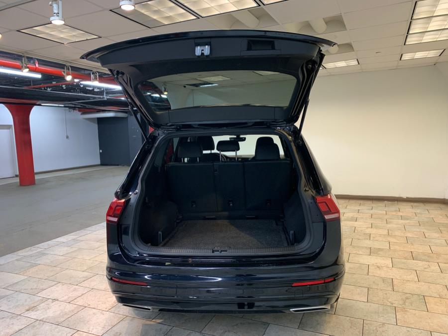2020 Volkswagen Tiguan 2.0T SE R-Line Black 4MOTION photo