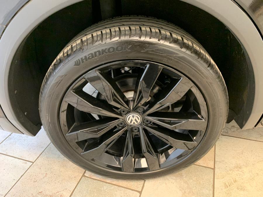 2020 Volkswagen Tiguan 2.0T SE R-Line Black 4MOTION photo