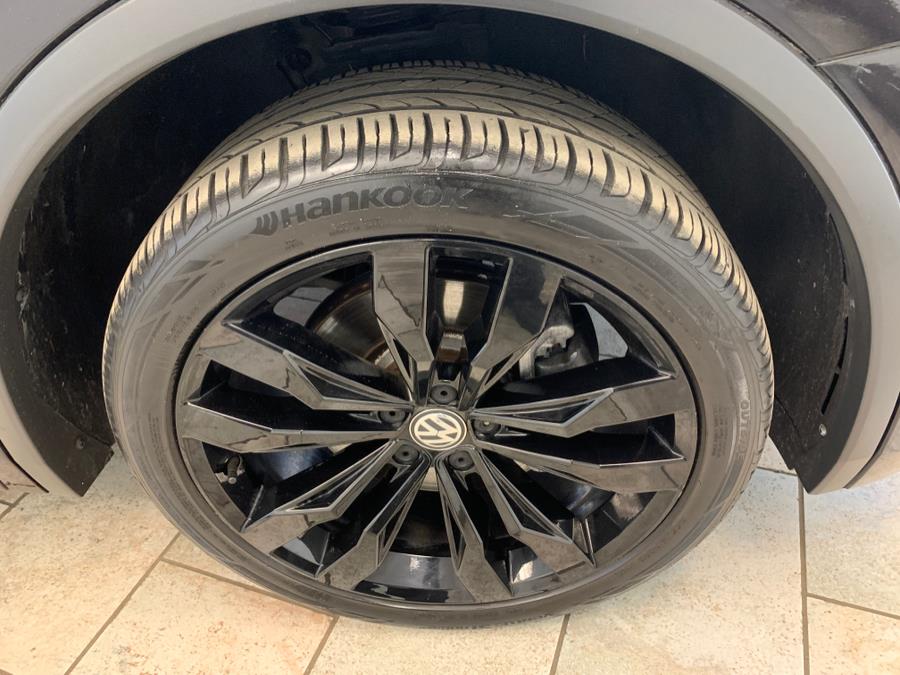 2020 Volkswagen Tiguan 2.0T SE R-Line Black 4MOTION photo