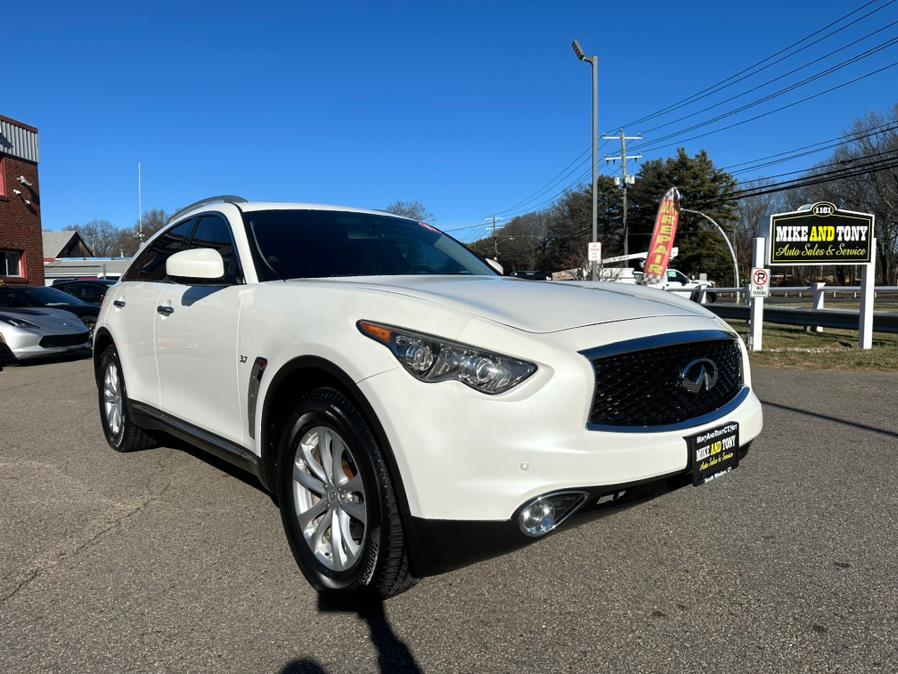 2017 Infiniti QX70 AWD photo