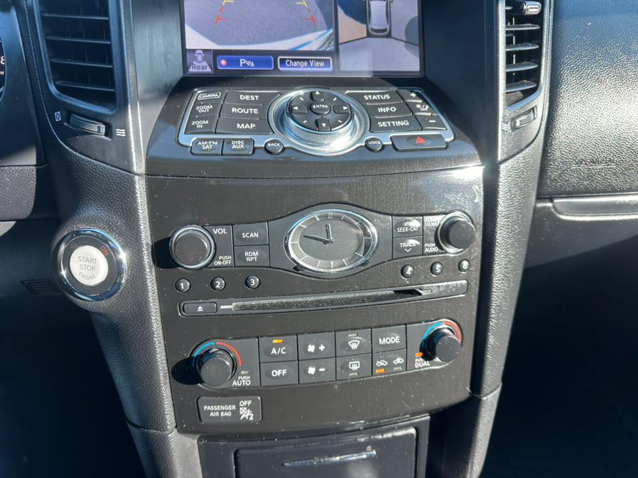 2017 Infiniti QX70 AWD photo
