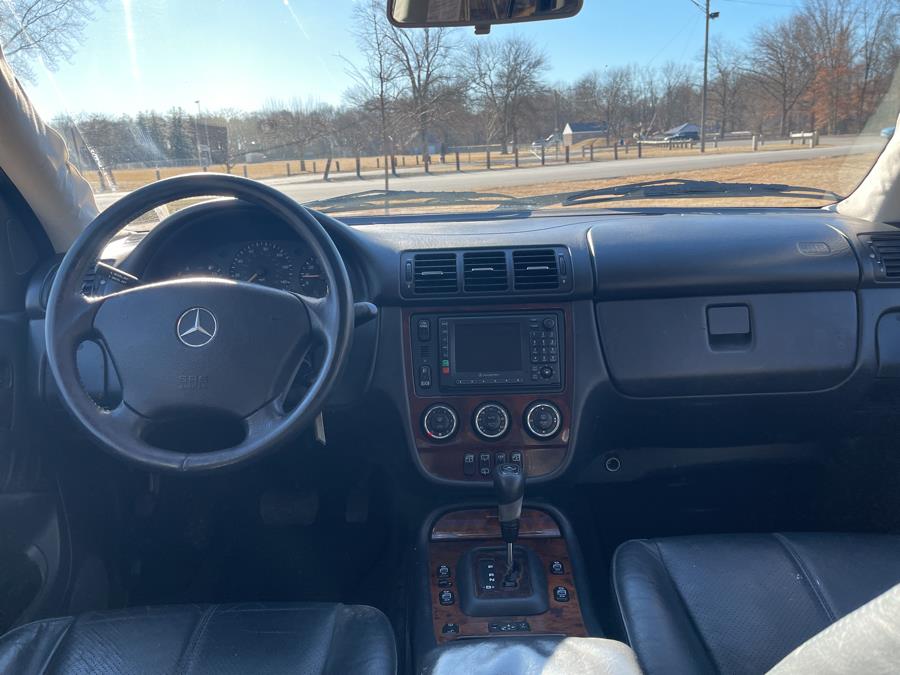 2002 Mercedes-Benz M-Class ML320 photo