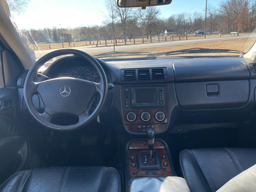 2002 Mercedes-Benz M-Class ML320 photo