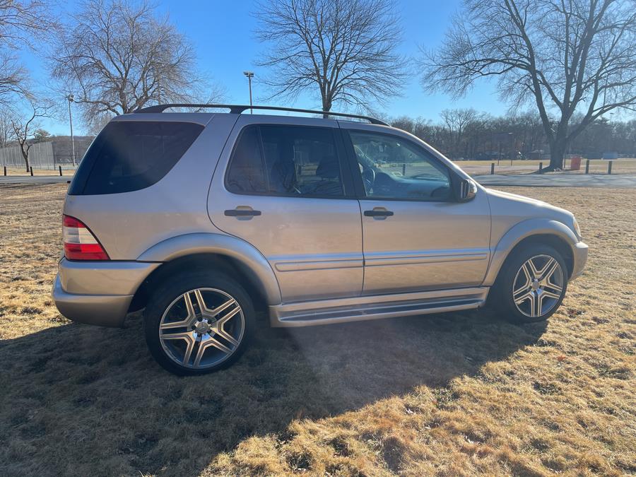 2002 Mercedes-Benz M-Class ML320 photo