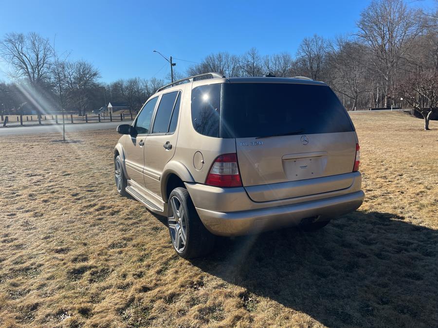 2002 Mercedes-Benz M-Class ML320 photo